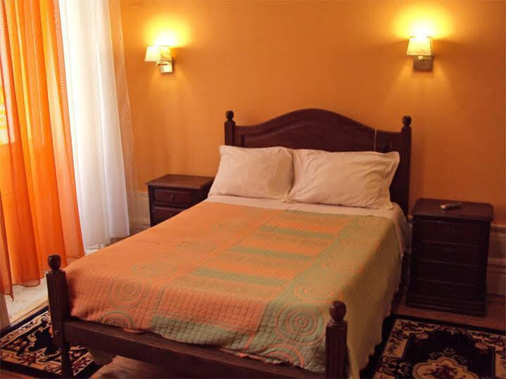 Lira Guest House B&B Порто Екстериор снимка